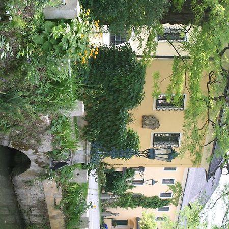 Gastehaus Schloss Bernau Hotel Fischlham Bagian luar foto