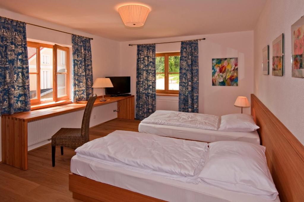 Gastehaus Schloss Bernau Hotel Fischlham Ruang foto