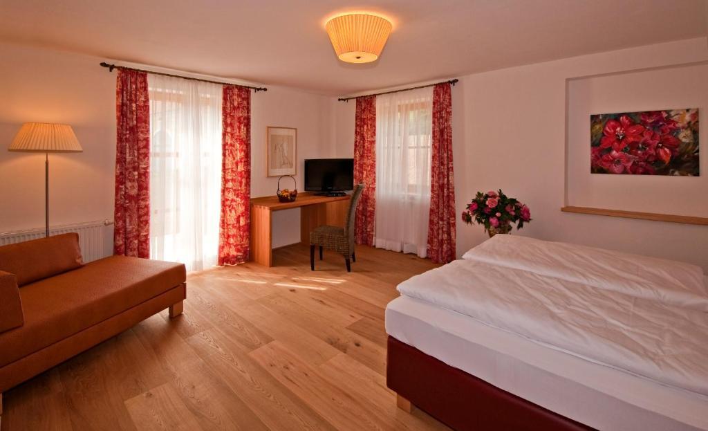 Gastehaus Schloss Bernau Hotel Fischlham Ruang foto
